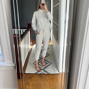 Madewell matching sweatsuit, includes pants and sweatshirt!